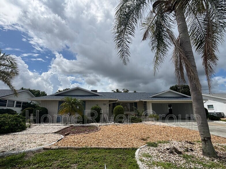 Primary Photo - 1709 N Pebble Beach Blvd
