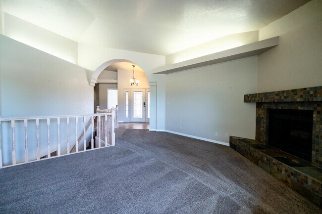 Building Photo - 984 Larkspur Rd