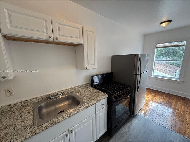 Building Photo - 177 NE 50th St