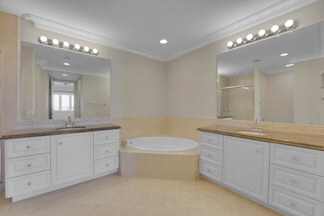 Building Photo - 9 Harbour Isle Dr E