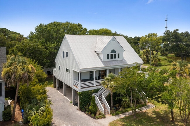 Building Photo - 1 Live Oak Dr