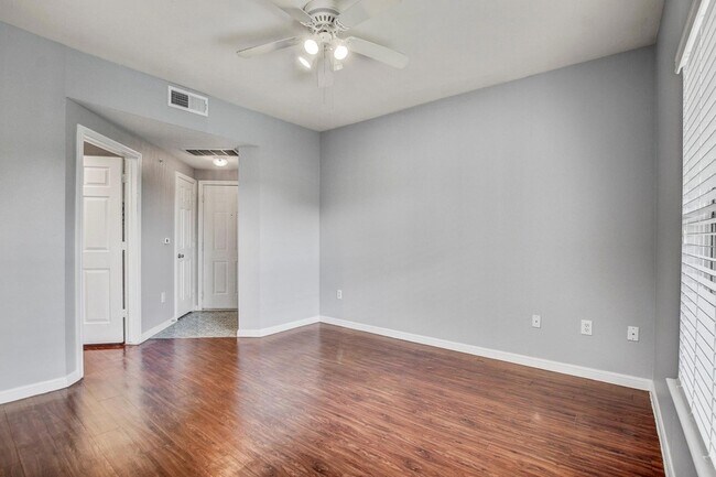 Building Photo - 2320 Gracy Farms Ln