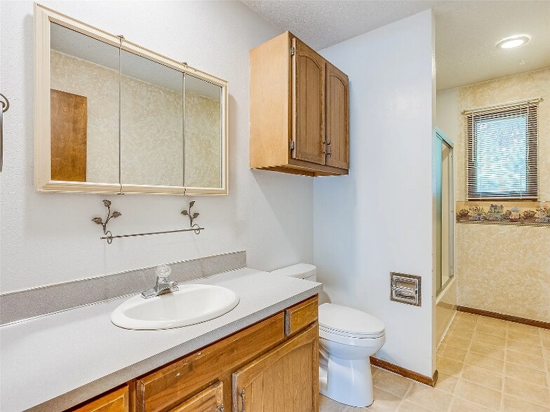 Building Photo - 125 Sherry Ln