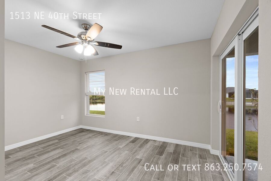 Building Photo - 1513 NE 40th St