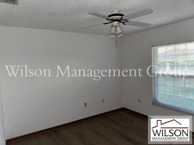 Building Photo - 1420 Flamingo Dr