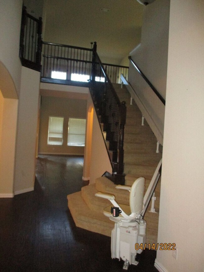 Building Photo - 2505 Mesa Glen Dr