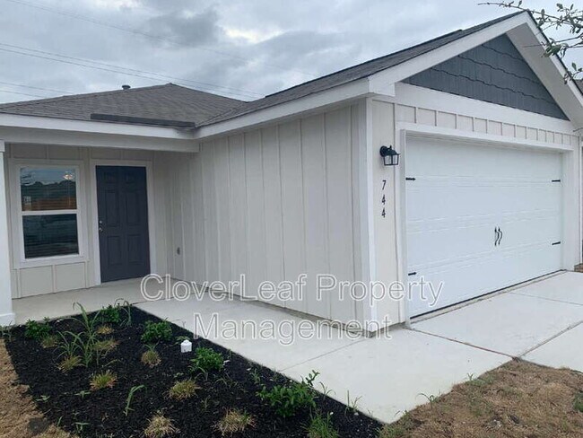 Building Photo - 744 Shoal Crk