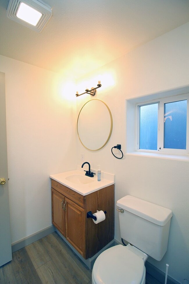 Building Photo - 11318 NE Siskiyou St