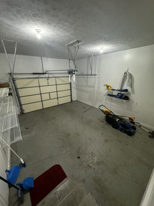 Building Photo - Spacious Duplex in Rockingham County