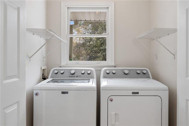 Building Photo - 128 Osner Dr NE