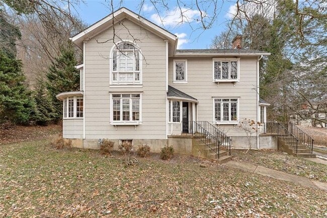 Building Photo - 732 Orchard Terrace