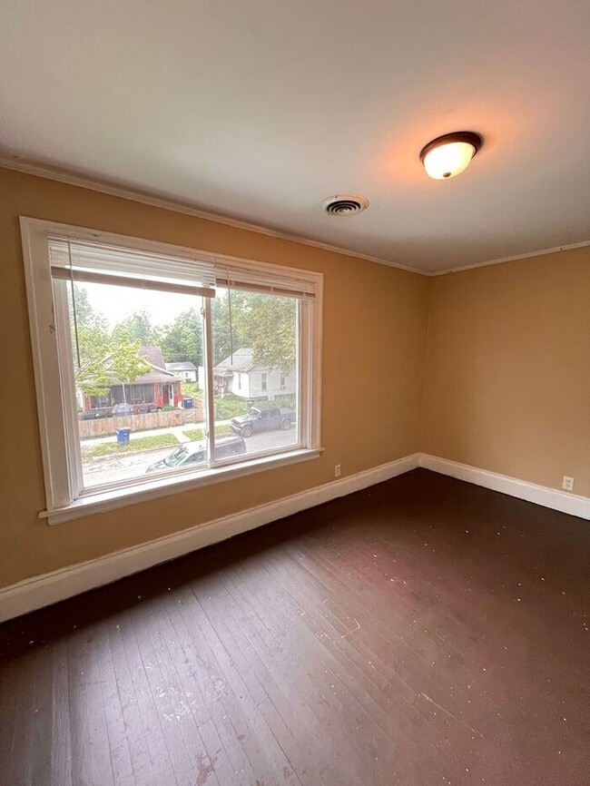 Building Photo - Cozy 2-Bedroom Apartment in a Prime Locati...