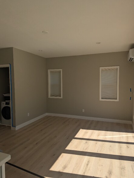 Building Photo - 1005 El Cajon Dr