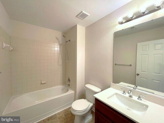 Building Photo - 113 Polo Way