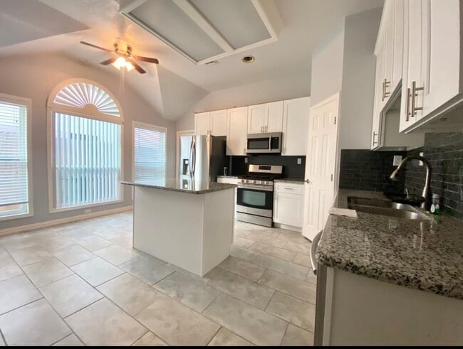 Building Photo - 18011 Pelican Way Rd