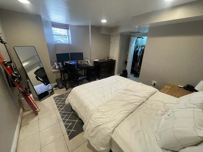 Building Photo - 121 G St