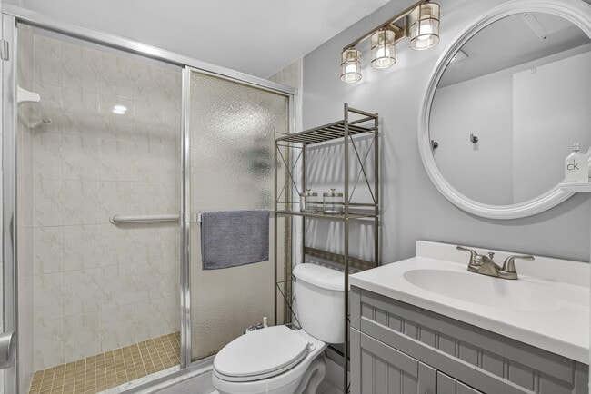 Building Photo - 155 Windsor G