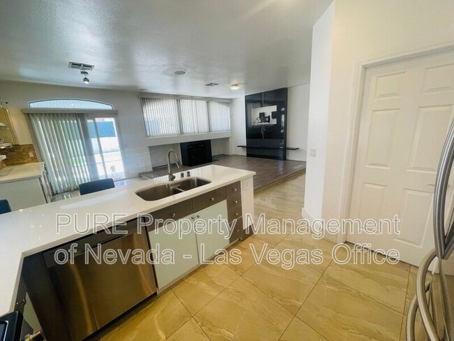 Building Photo - 9341 Lugo St