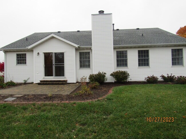 Building Photo - 2412 W Molly Ln