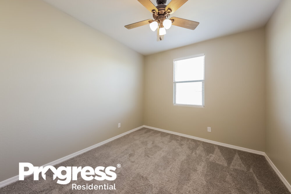 Building Photo - 10642 W Anna Ave