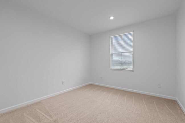 Building Photo - SHOWINGS CURRENTLY UNAVAILABLE!!!