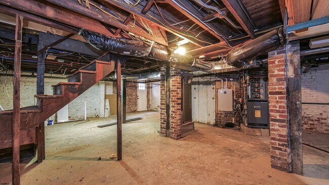 Building Photo - 21 S Vassar Square