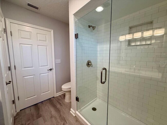 Building Photo - 2410 S Glen Eagles Dr