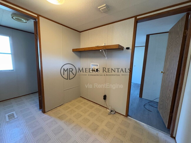 Building Photo - 44 Julie Kate St