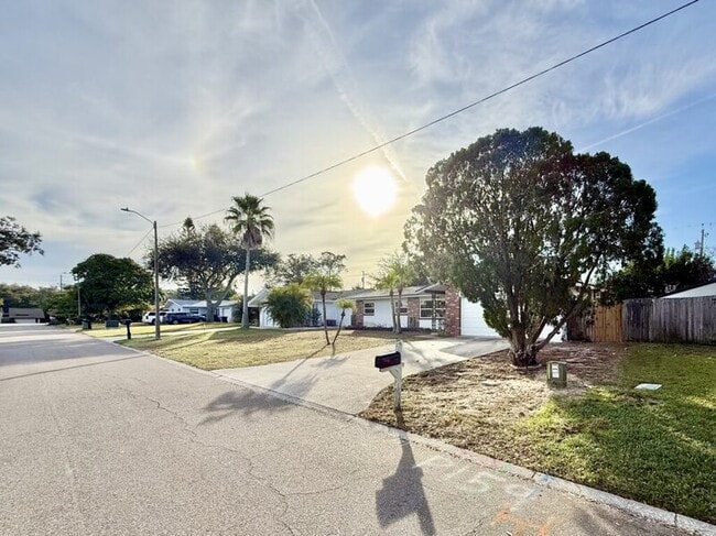 Building Photo - 13788 Montego Dr