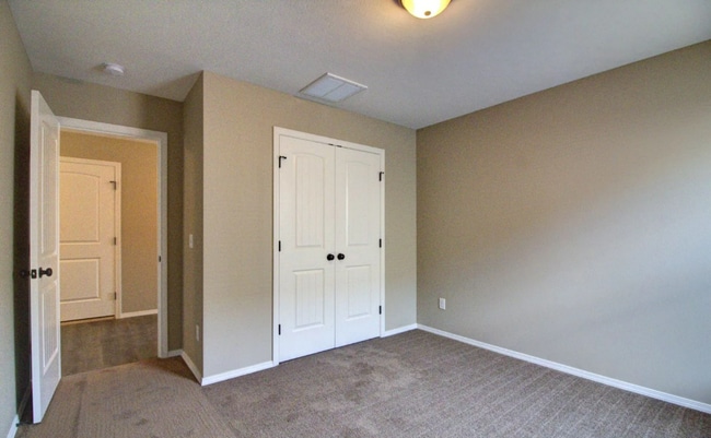 Building Photo - 3 Bedroom Springfield Home in Willard School Districts with Fenced in Yard