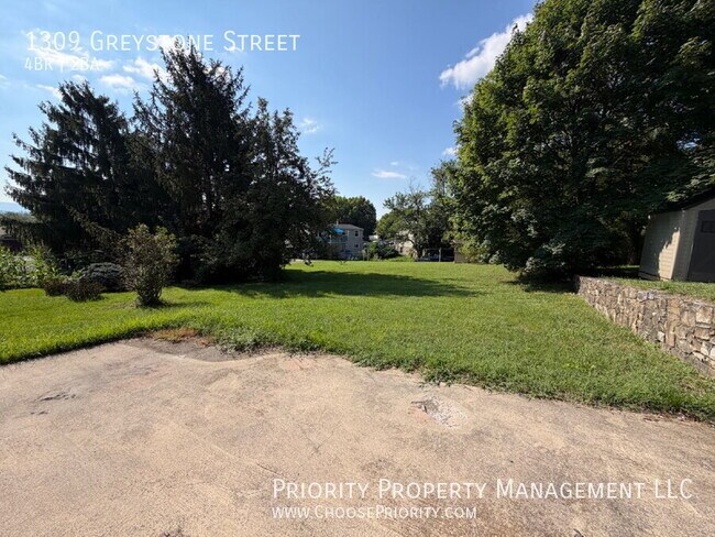 Building Photo - 1309 Greystone St