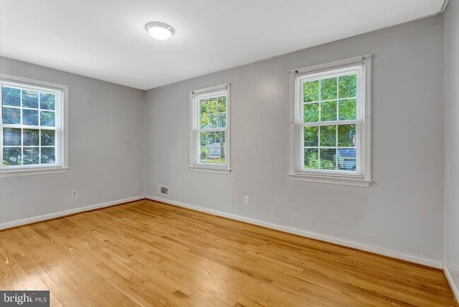 Building Photo - 8916 Braeburn Dr