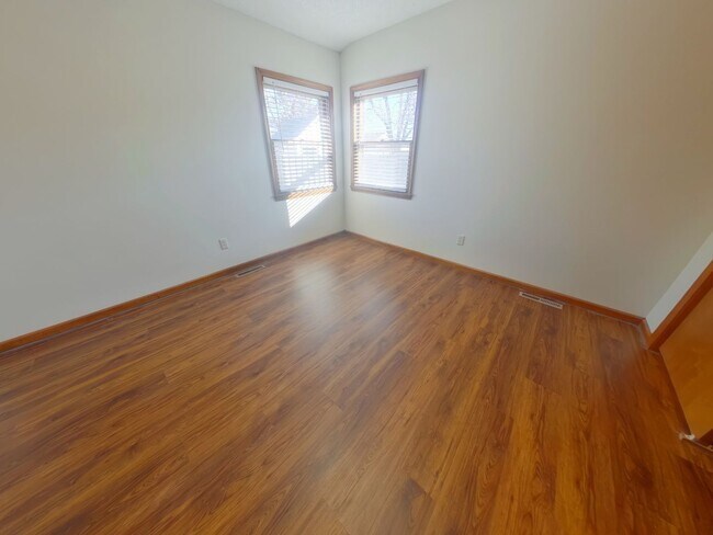 Building Photo - 1856 N Meridian Ave