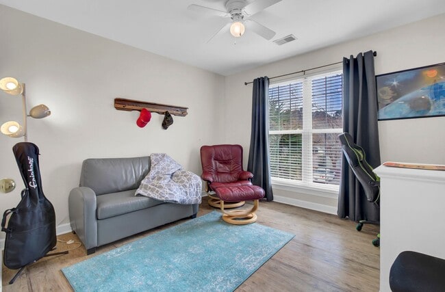 Building Photo - Dunes West Town House