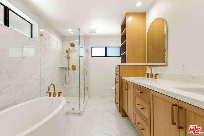 Building Photo - 4933 Collett Ave