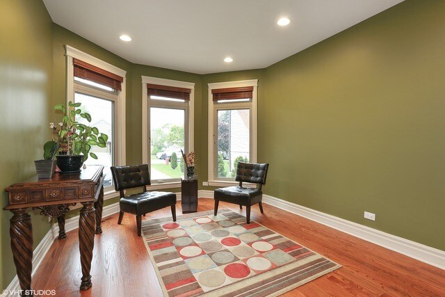 Building Photo - 2323 Douglas Ave