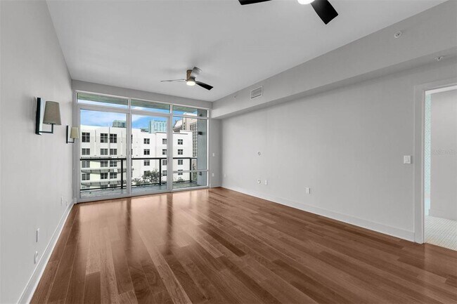 Building Photo - 260 S Osceola Ave