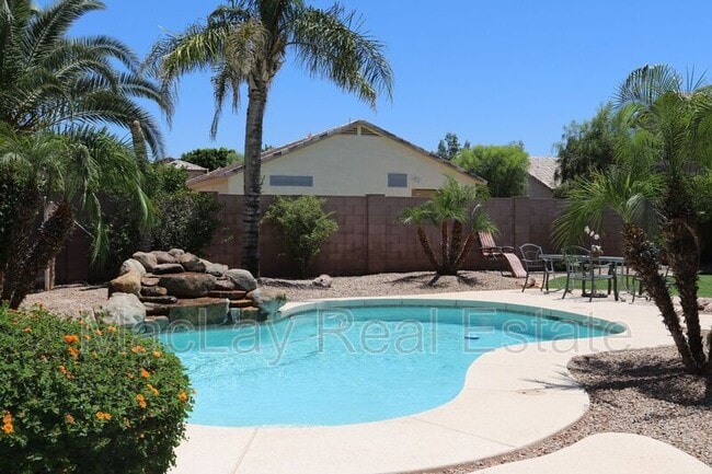 Primary Photo - 3641 S Hawthorn Dr