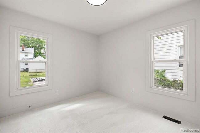 Building Photo - 308-310 East Harry Ave