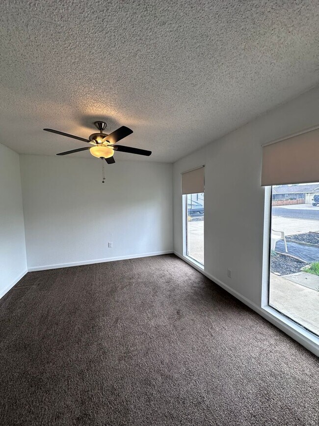 Building Photo - Lemooore home coming soon!