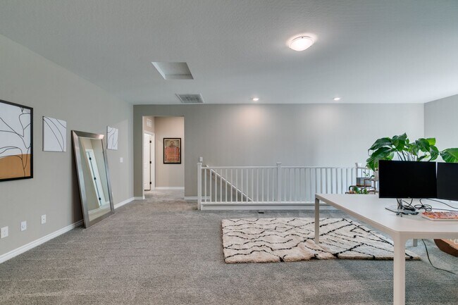Building Photo - Gated, 4bed + loft with Bedroom and Full bathroom downstairs. Skye Canyon