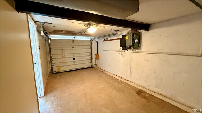 Building Photo - 104 Finwood Dr