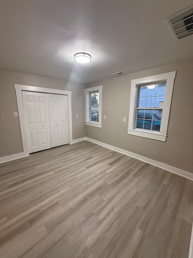 Building Photo - 720 S Apperson Way