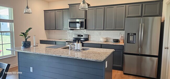 Building Photo - 11703 Parkview Pt
