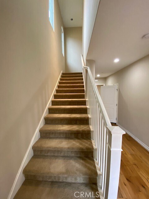 Building Photo - 179 Rodeo