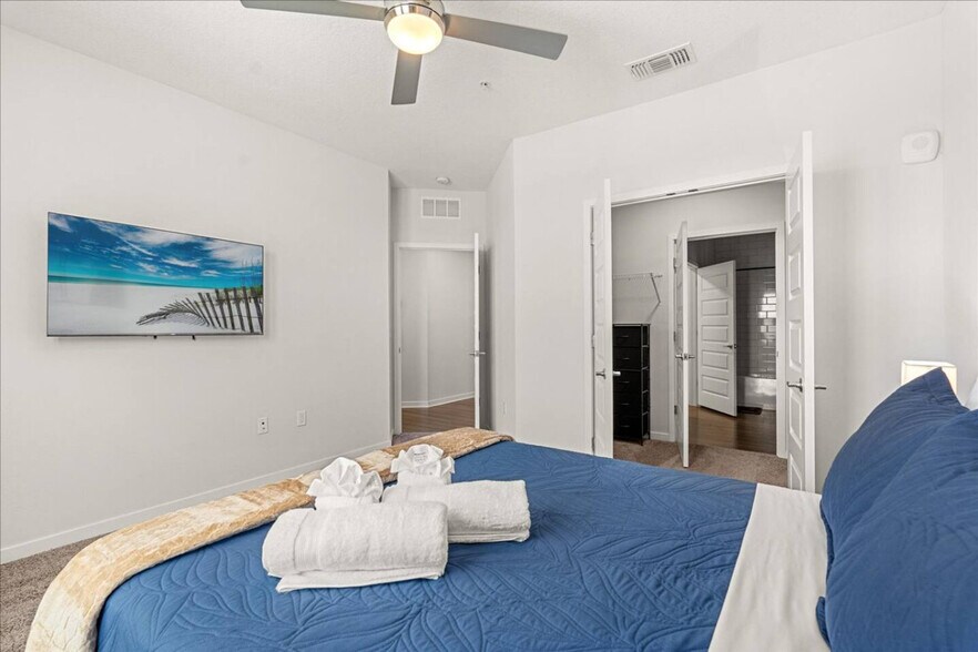 Building Photo - 1223 E Plant St