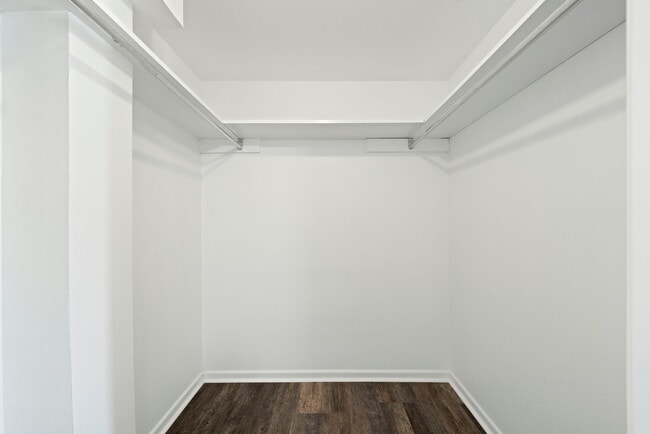 Building Photo - Chic 1-Bed Oasis with Pool & Walk-In Closets in Central San Antonio – $975/mo