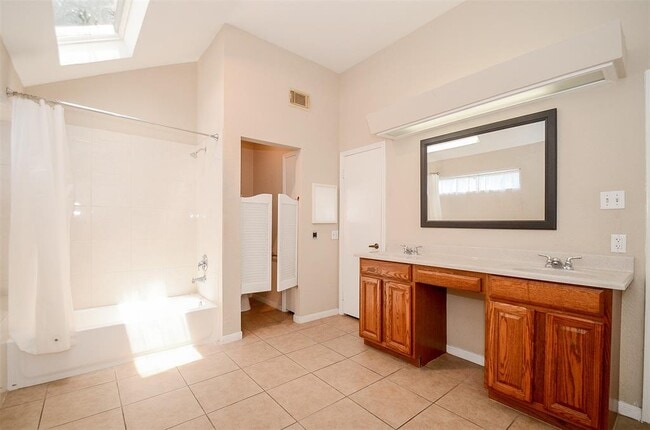 Building Photo - 1807 Trendwest Dr