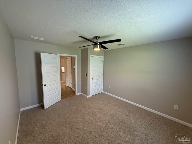 Building Photo - 4041 Whitetail Ln