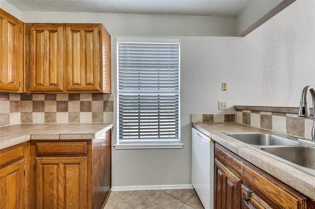 Building Photo - 2806 Harvest Lake Dr